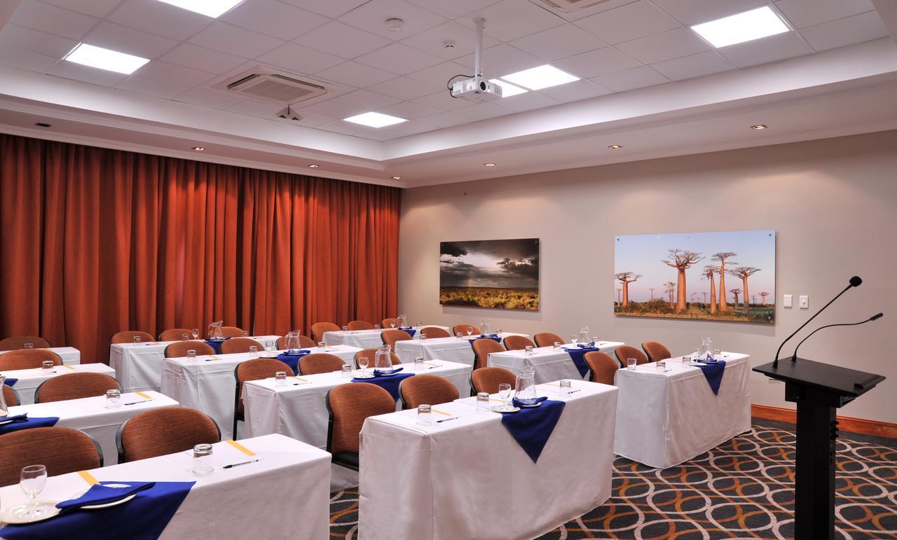 Cresta Mahalapye Hotel Exterior photo