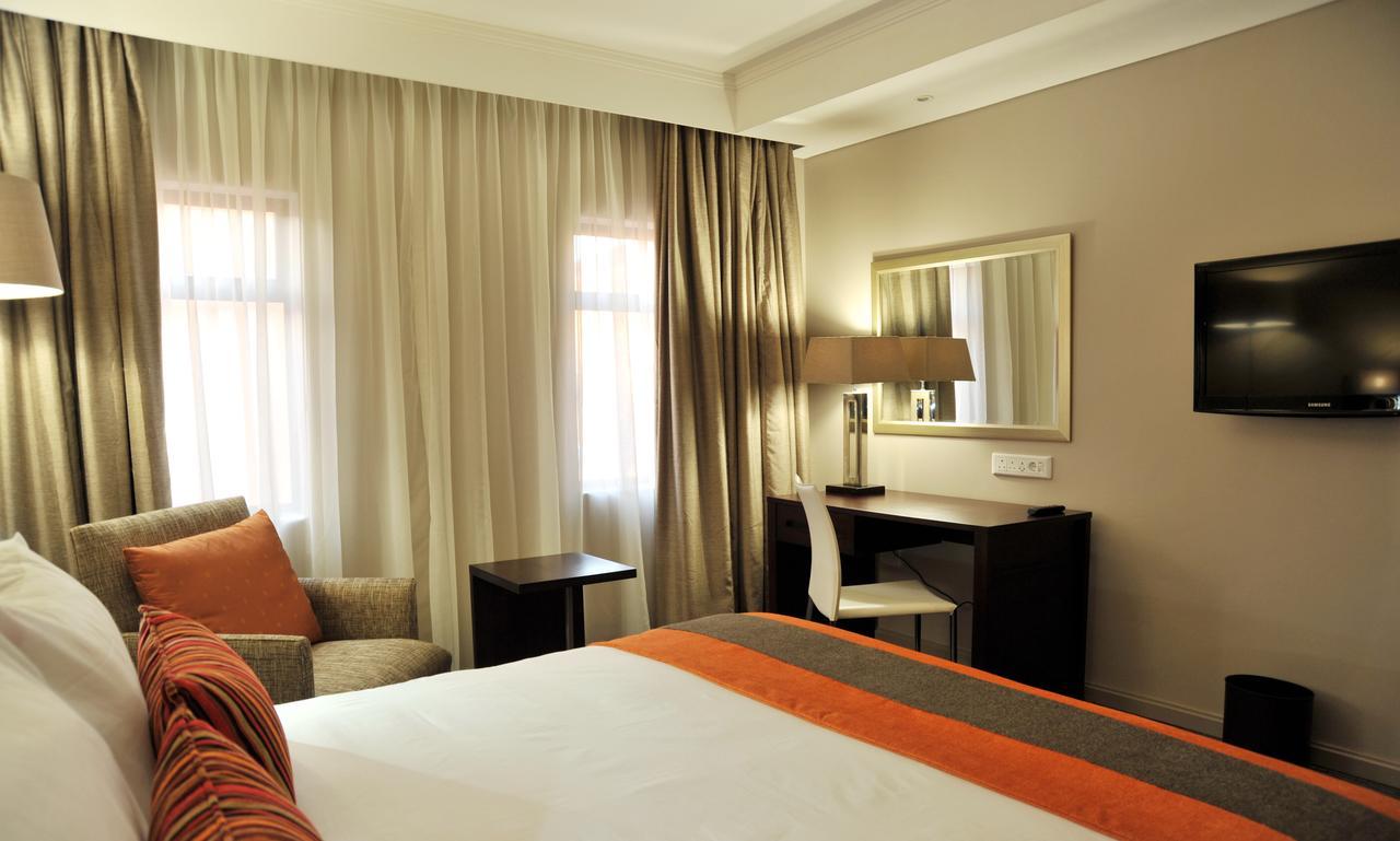 Cresta Mahalapye Hotel Exterior photo